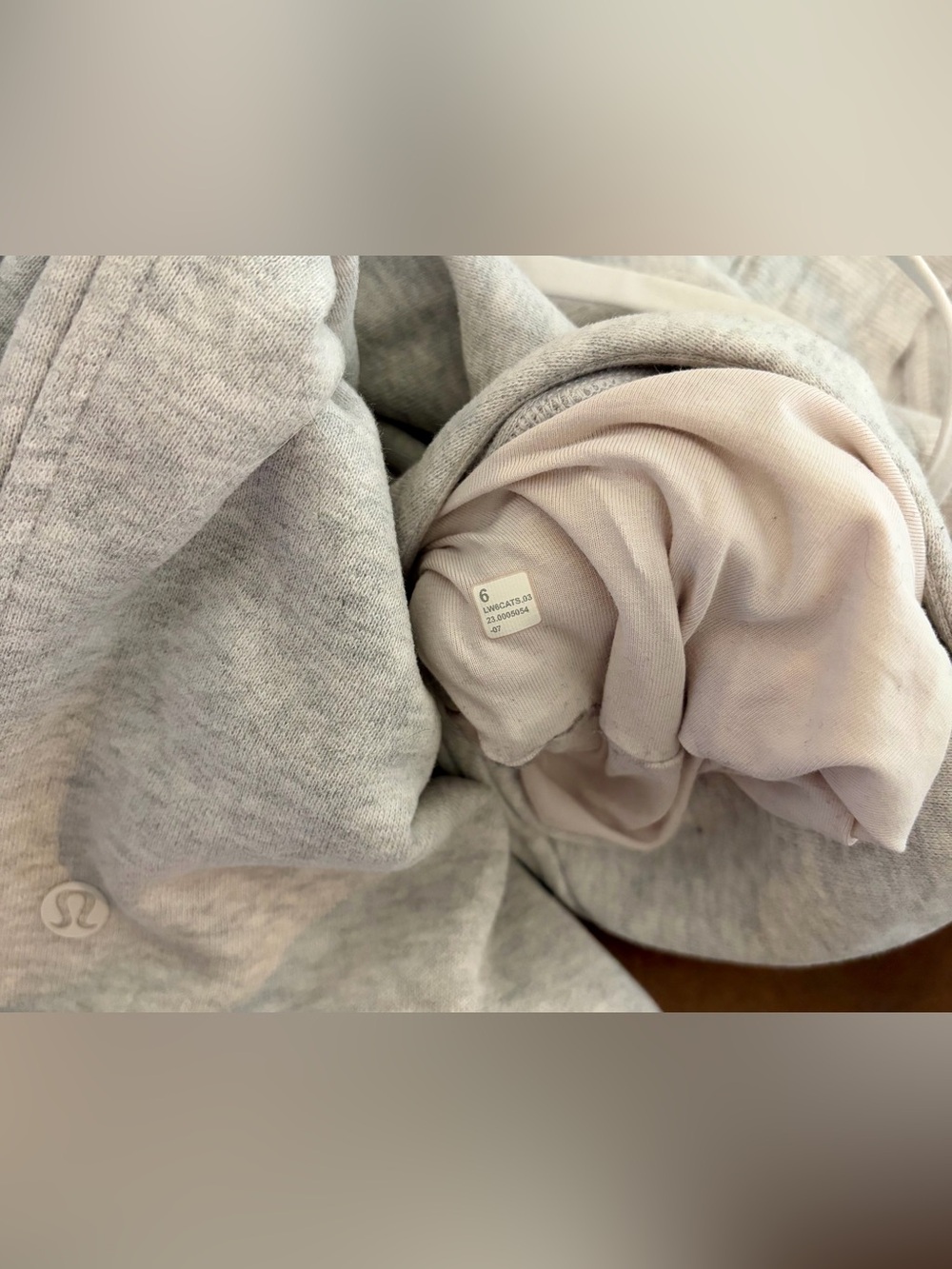 Lululemon Scuba High-Rise Relaxed Jogger Heather Core Ultra Light Grey Size 6 - Picture 5 of 5